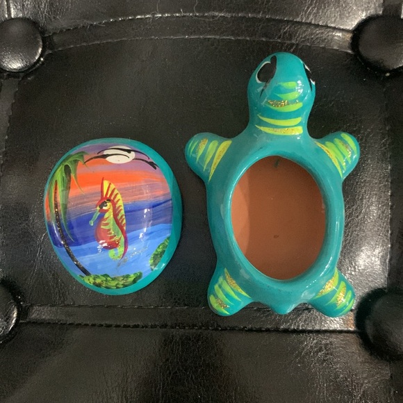 Mexico Talavera Teal Sea Turtle With Sea Scene Hand Painted Mexican Trinket Box - Picture 6 of 7